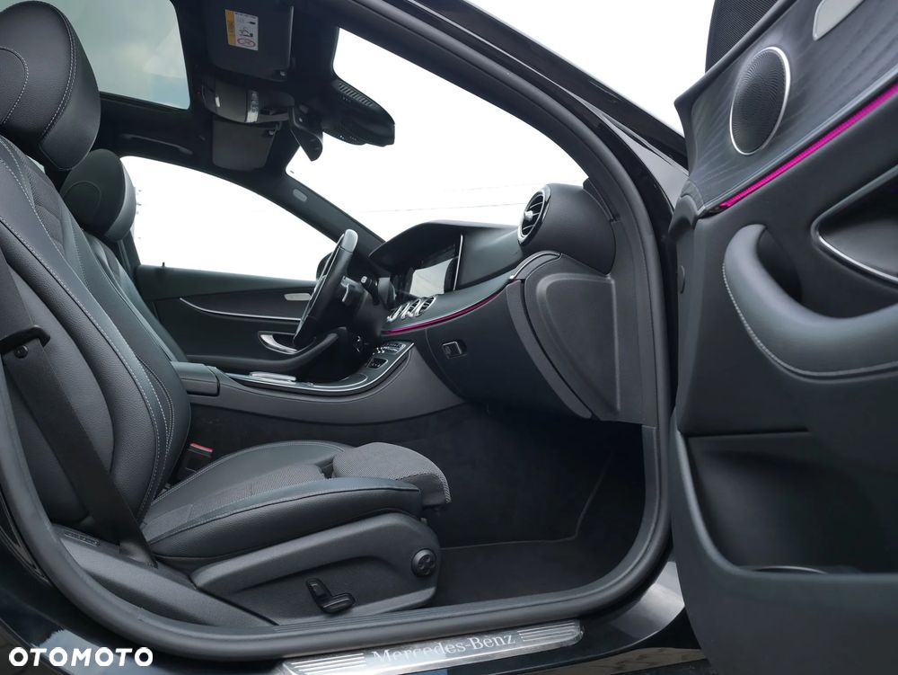 Mercedes-Benz Klasa E 300 9G-TRONIC Night Edition - 22