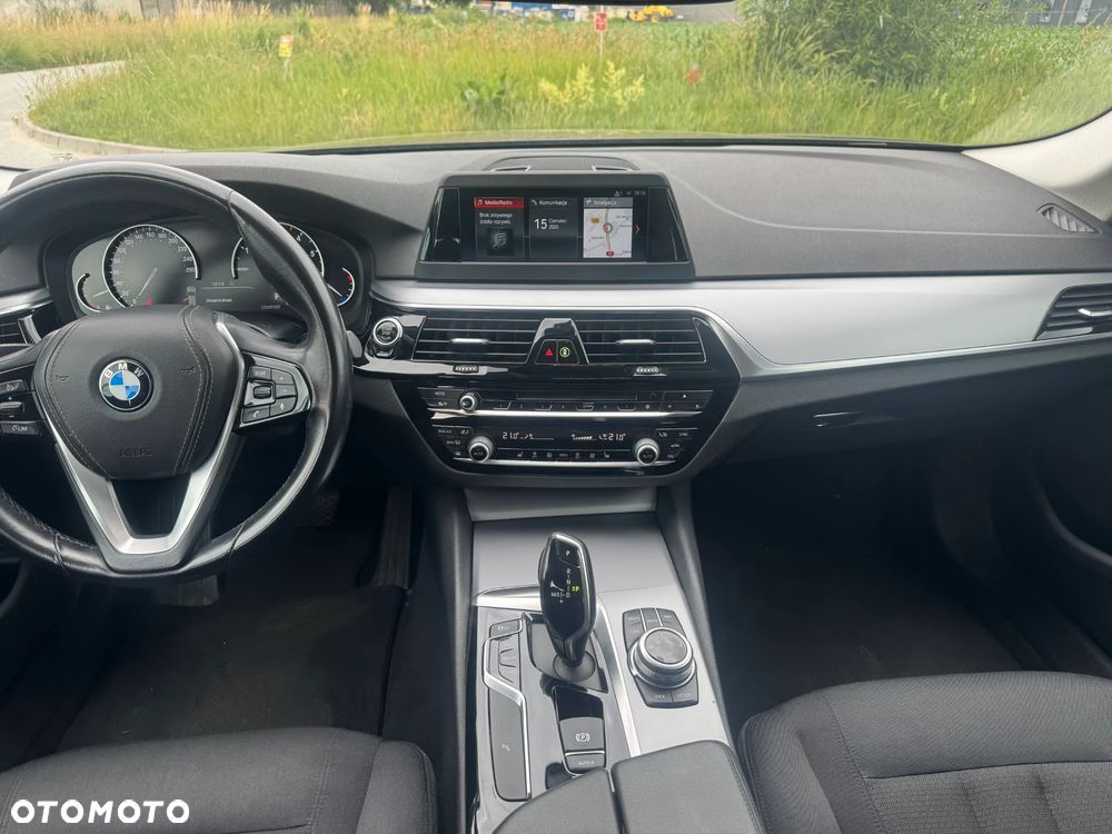 BMW Seria 5 530i - 12