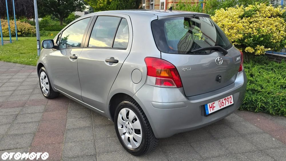 Toyota Yaris - 4