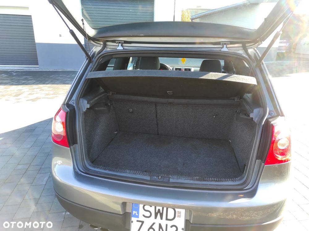 Volkswagen Golf V 2.5 - 15