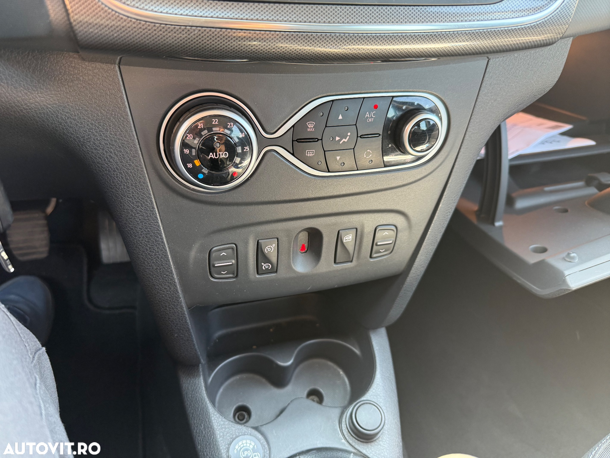 Dacia Logan Stepway TCe 100 GPL - 12