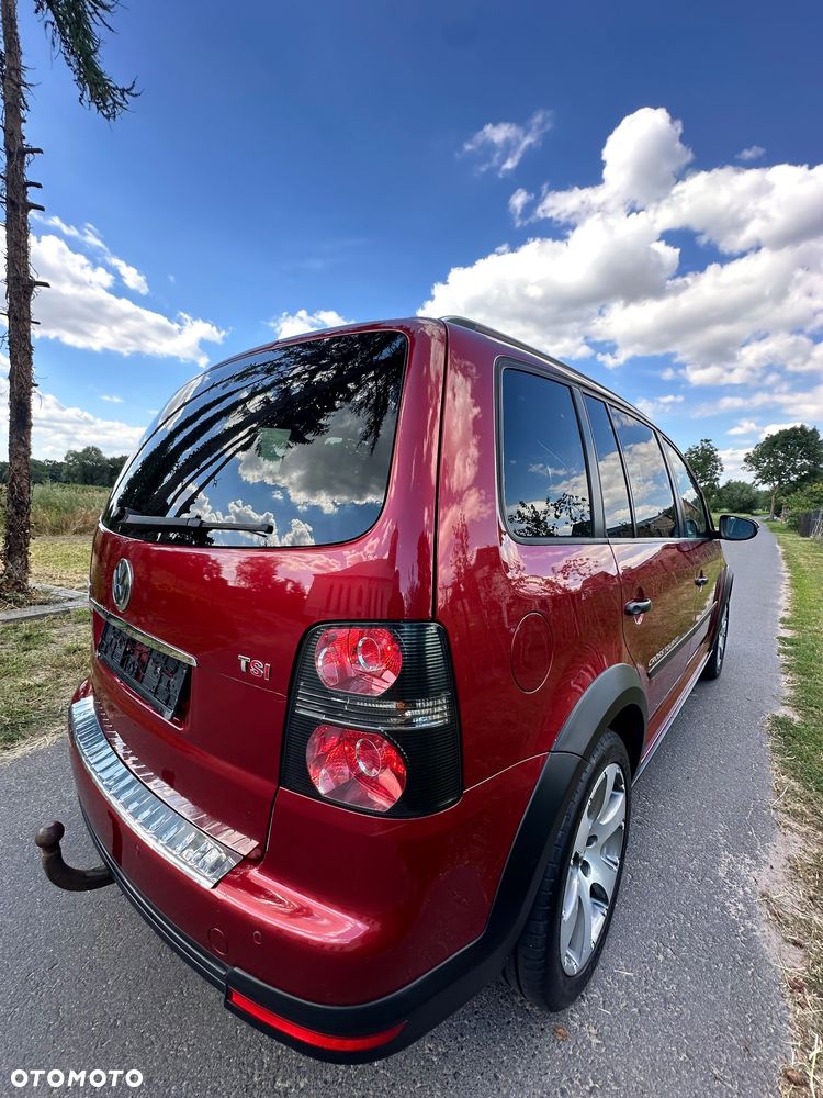 Volkswagen Touran 1.4 TSI DSG Cross - 22
