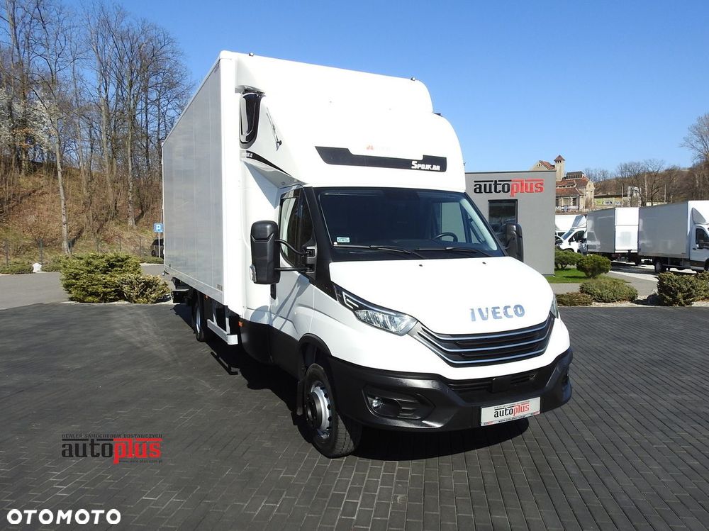 Iveco Daily 70C18 Kontener Winda 14 Palet Webasto Tempomat Nawigacja Ledy Bliźniacze K