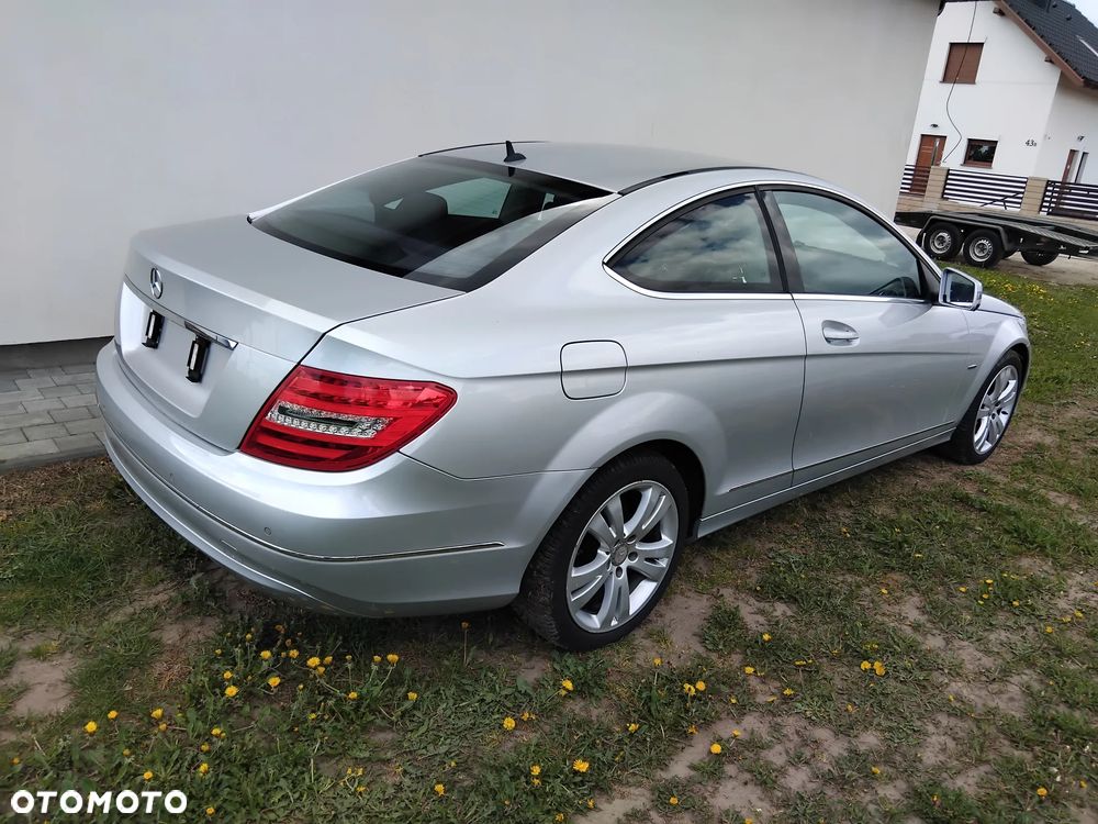 Mercedes-Benz Klasa C 180 CGI BlueEff - 2