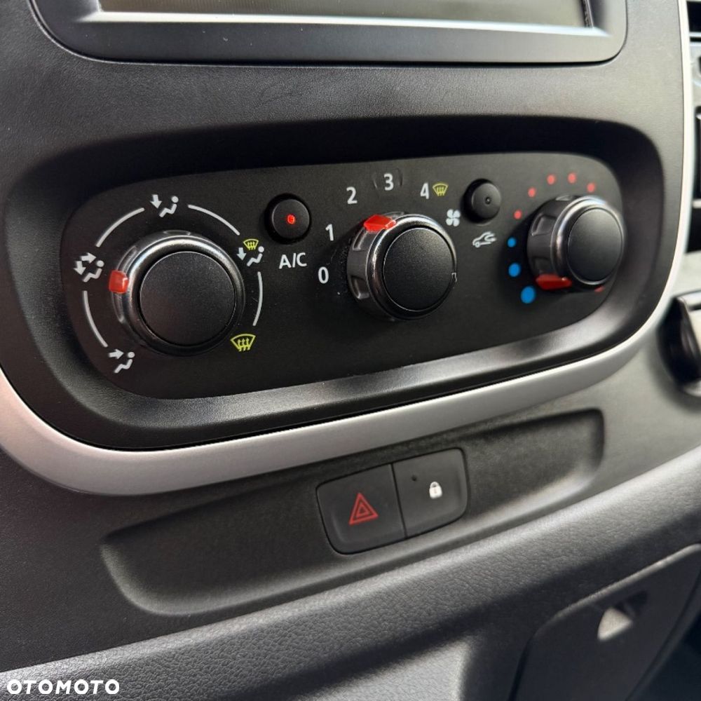 Renault Trafic - 30