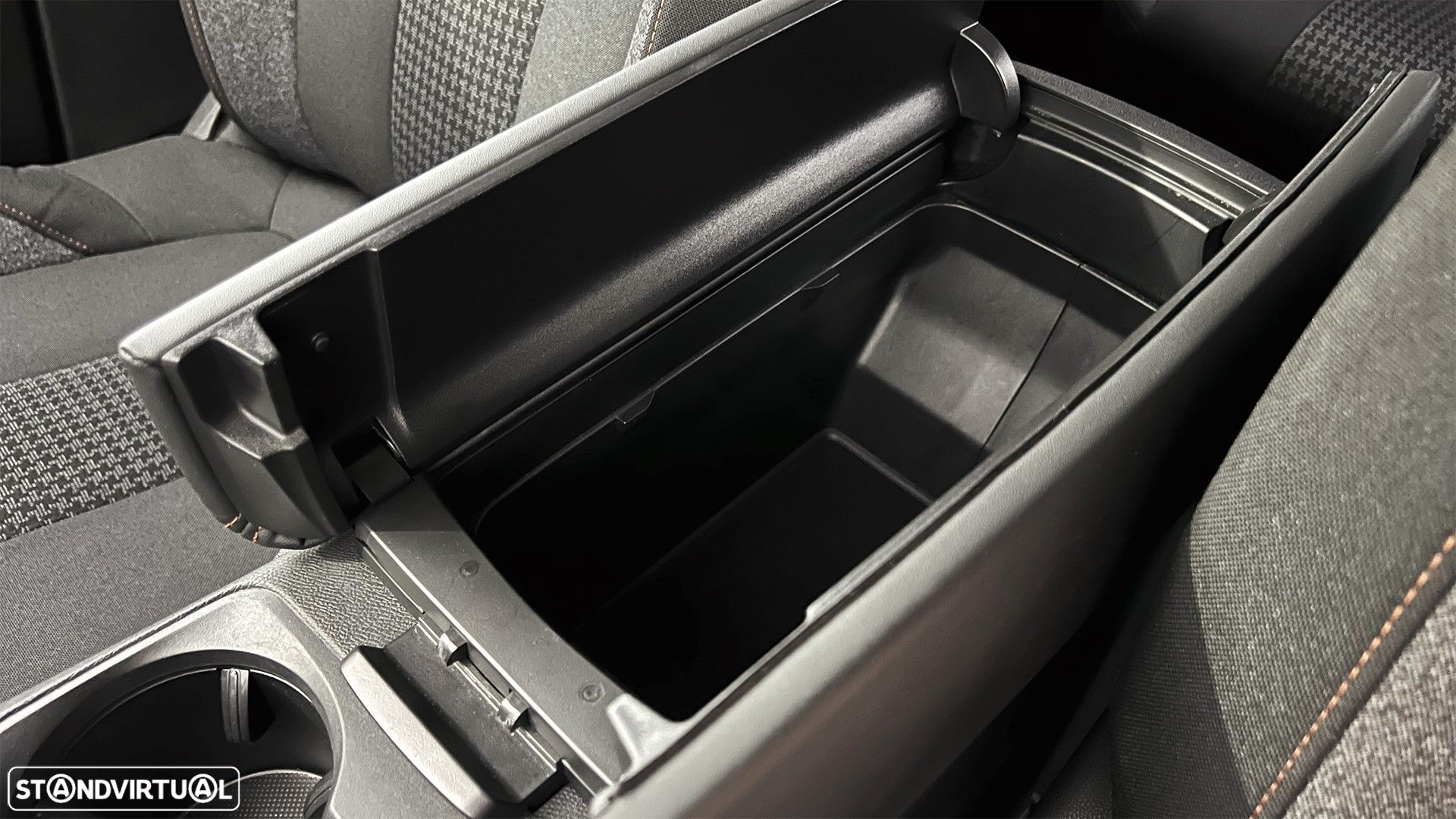 Peugeot 5008 1.2 PureTech Allure EAT8 - 20