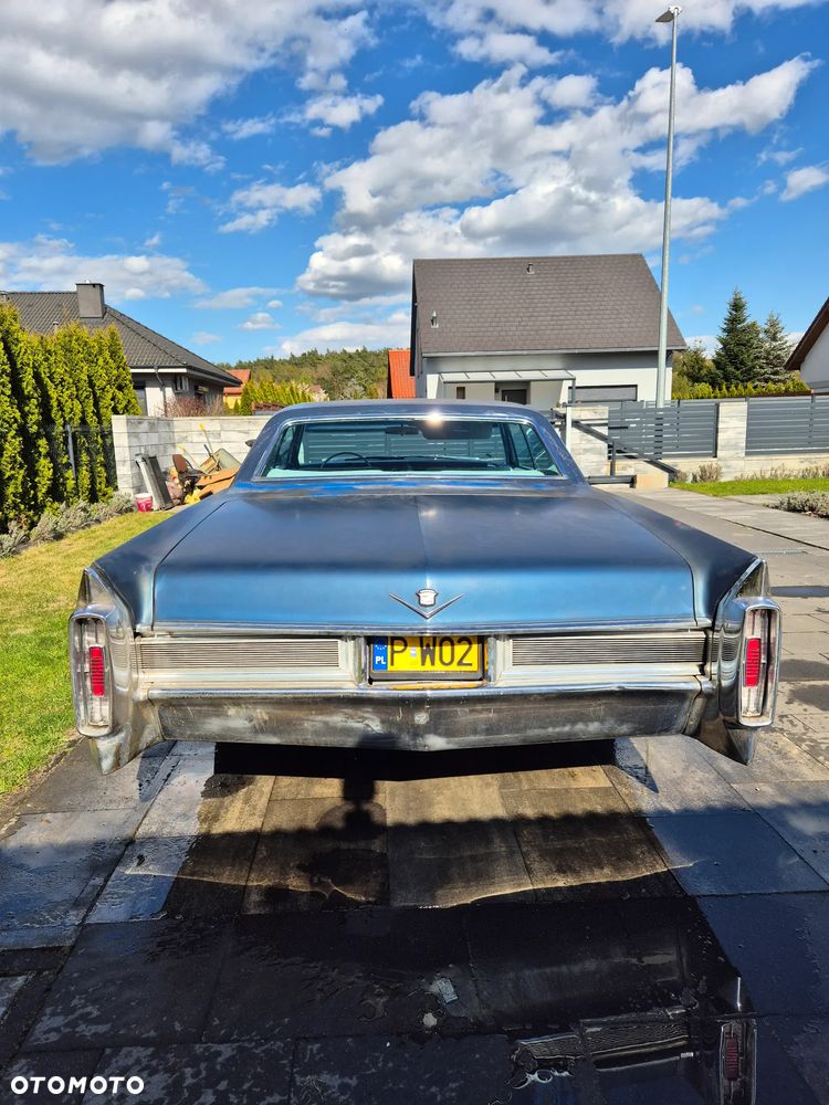Cadillac Deville - 4