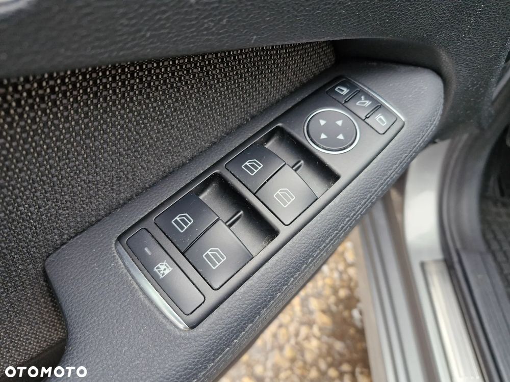 Mercedes-Benz Klasa E 200 BlueEFFICIENCY 7G-TRONIC Avantgarde - 12