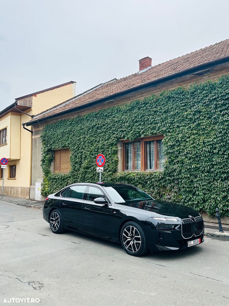 BMW Seria 7 740d xDrive MHEV - 26