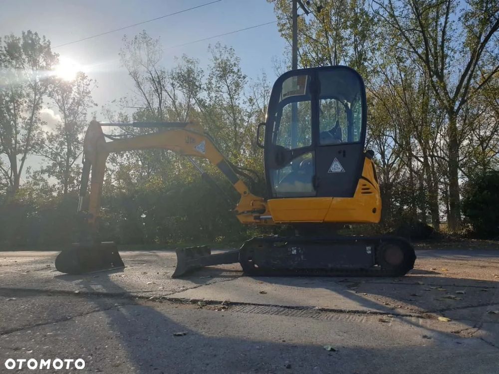 JCB 8025 - 3