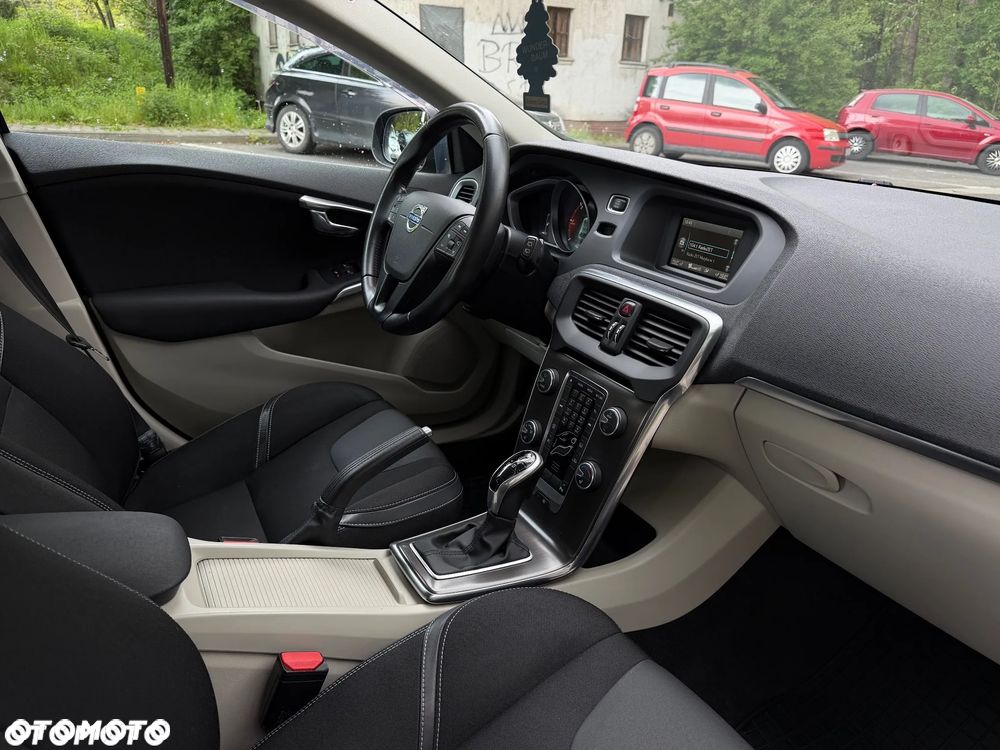 Volvo V40 D2 Powershift Momentum - 15