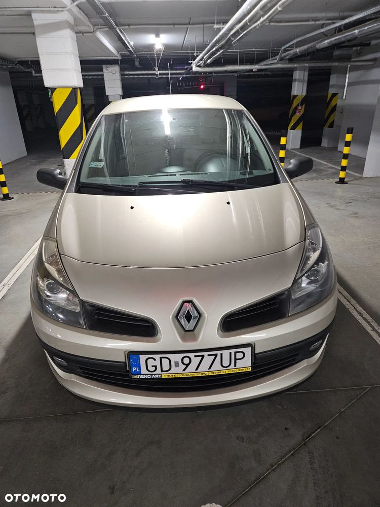 Renault Clio 1.4 16V Authentique - 3