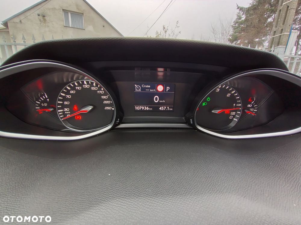 Peugeot 308 BlueHDi 130 EAT8 Stop & Start Allure Business-Paket - 12