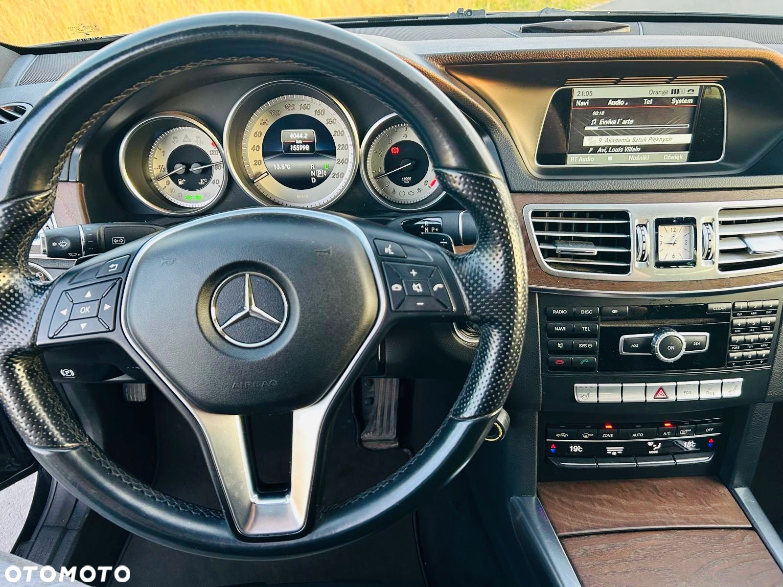 Mercedes-Benz Klasa E 200 CGI BlueEFFICIENCY Automatik Avantgarde - 13