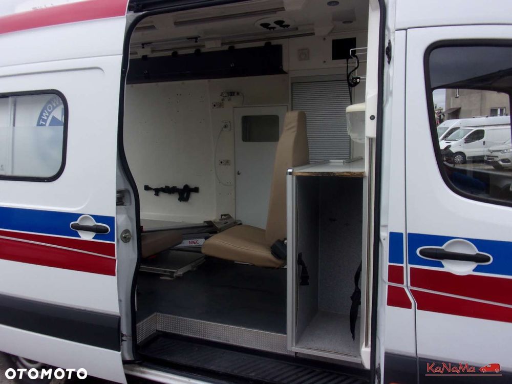 Mercedes-Benz Sprinter - 12