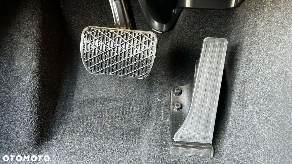 Mercedes-Benz Klasa E - 17