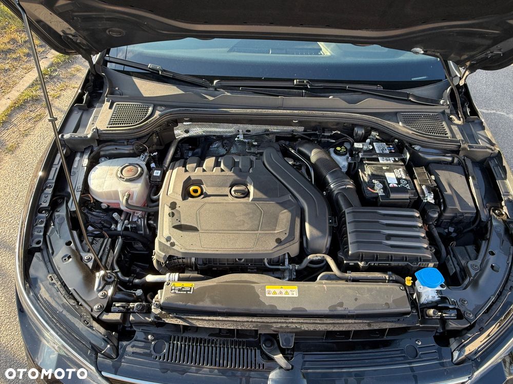 Volkswagen Golf VIII 1.5 eTSI Life DSG - 36
