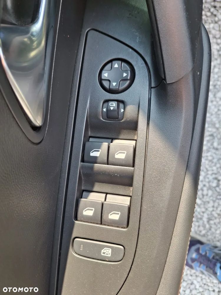 Peugeot 2008 1.2 PureTech Allure S&S EAT8 - 20