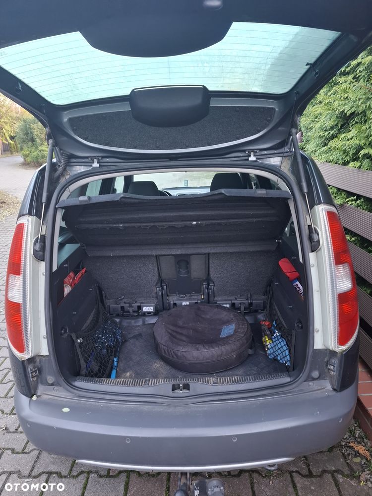 Skoda Roomster 1.6 16V Comfort - 6