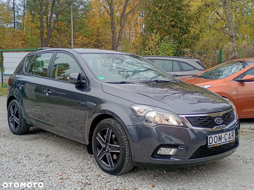 Kia Ceed - 16