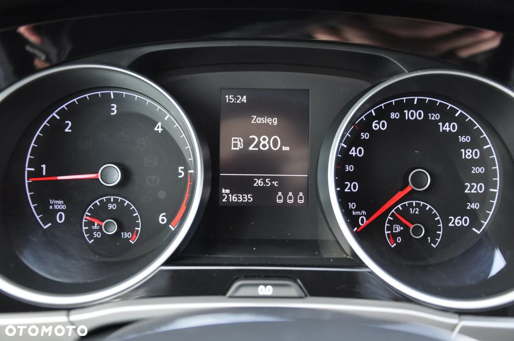 Volkswagen Touran 2.0 TDI SCR Comfortline - 31