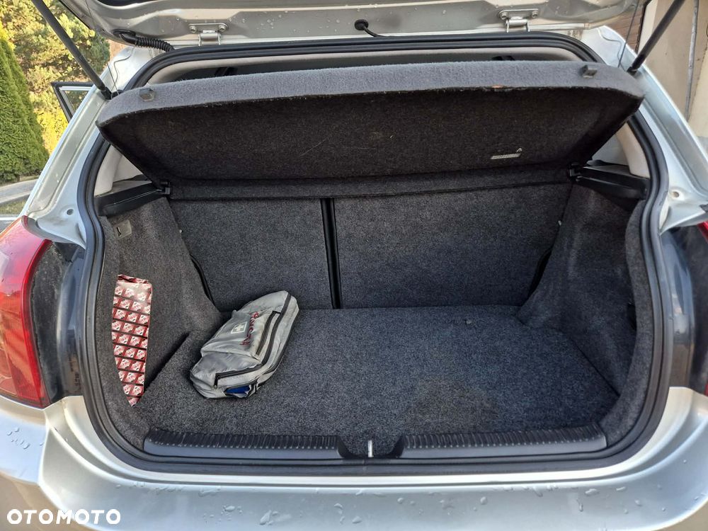 Toyota Corolla 1.4 D-4D Luna - 12