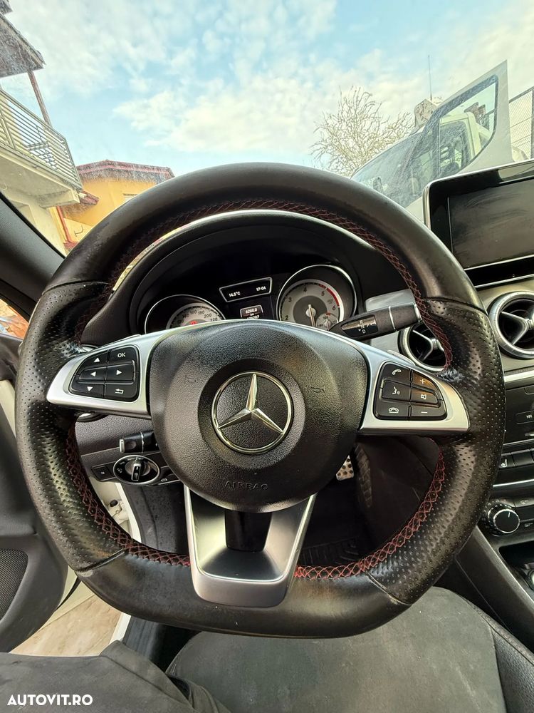 Mercedes-Benz CLA - 12