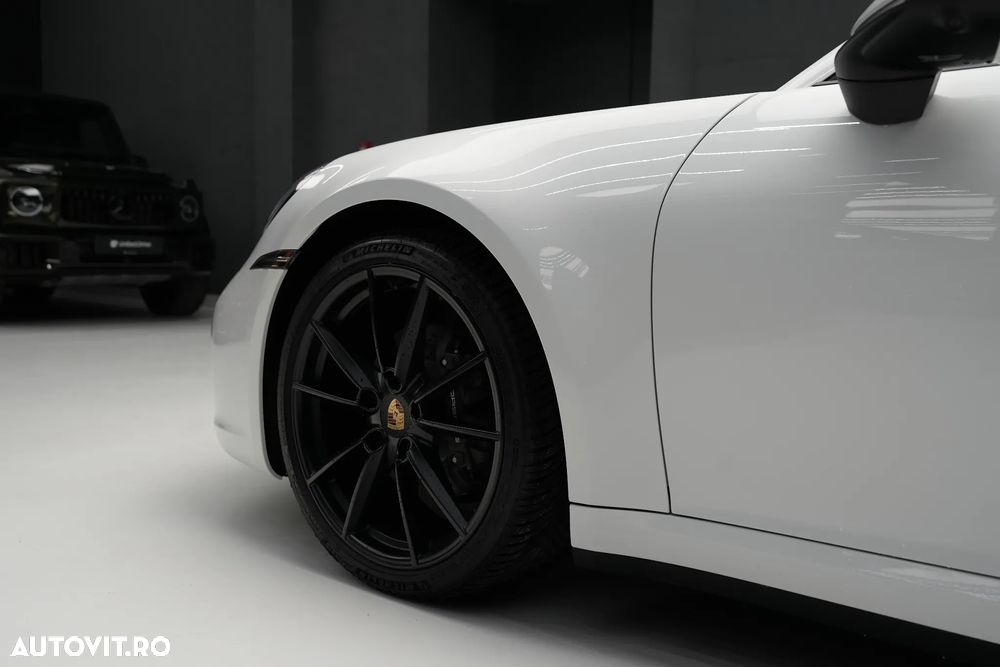 Porsche 911 Targa 4 PDK - 9