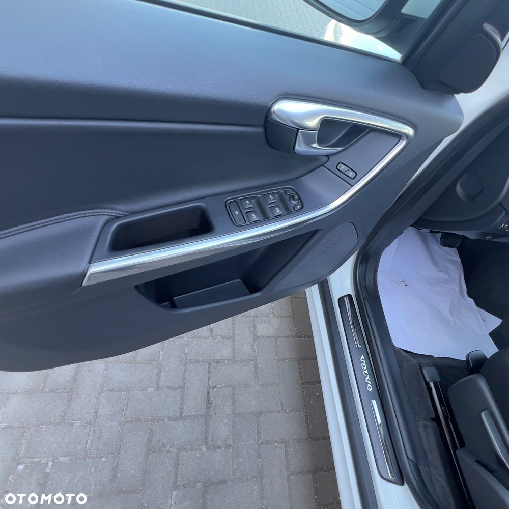 Volvo XC 60 D4 Geartronic Kinetic - 13