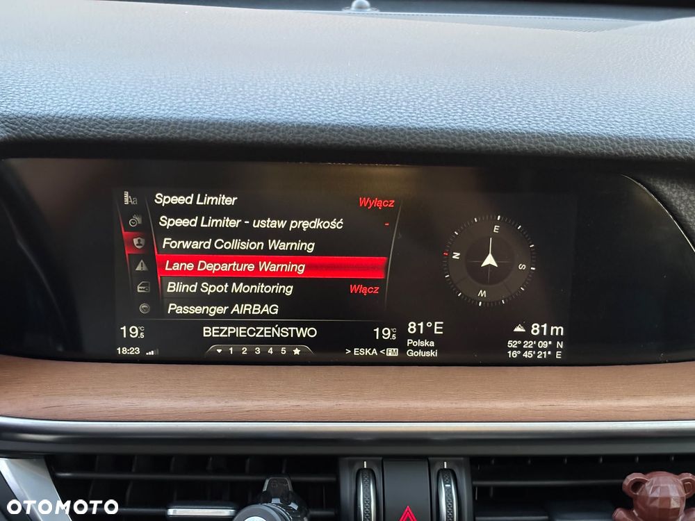 Alfa Romeo Stelvio 2.0 Turbo 16V AT8-Q4 First Edition - 26