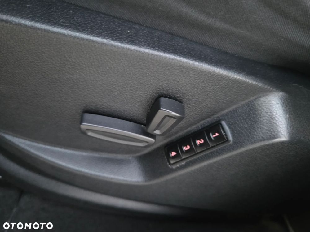 Ford S-Max 2.0 TDCi DPF Titanium X - 16