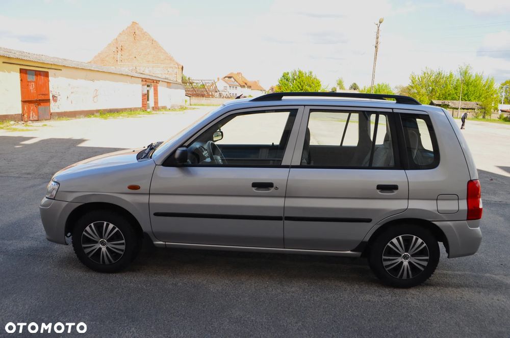 Mazda Demio - 4