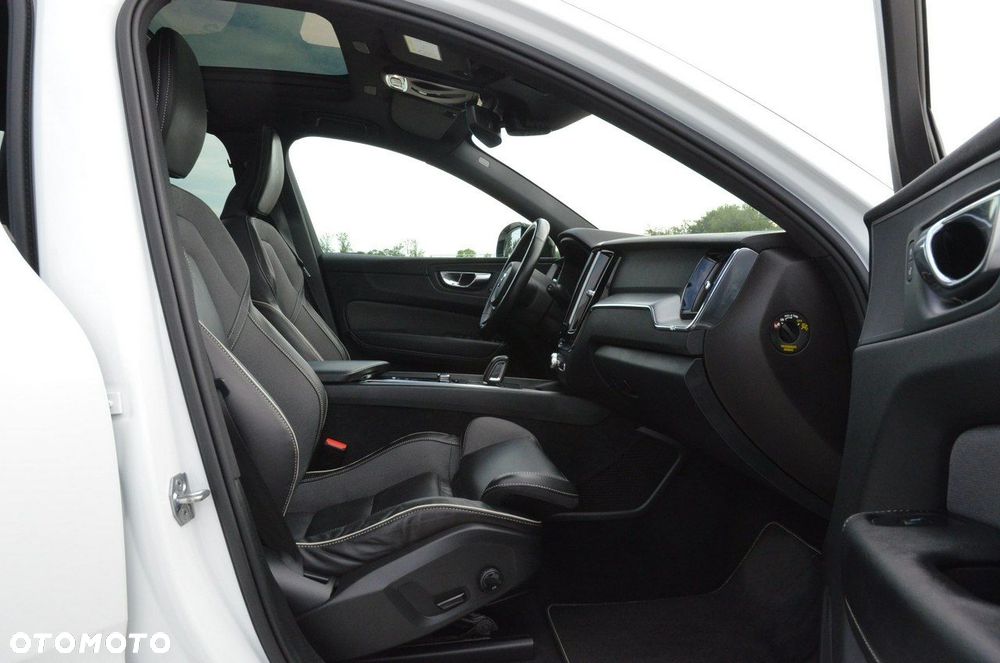 Volvo XC 60 B4 D AWD Geartronic RDesign - 26