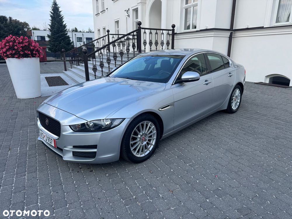 Jaguar XE 20d Portfolio - 1