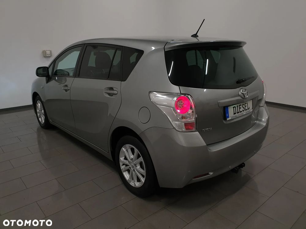 Toyota Verso 2.0 D-4D Premium - 4