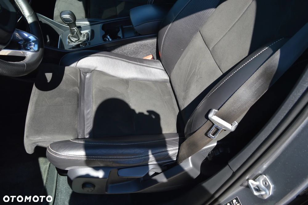 Volvo XC 40 T3 R-Design - 19