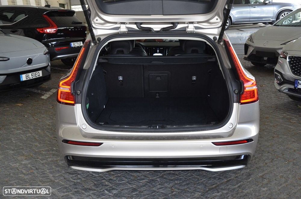 Volvo V60 2.0 T6 AWD TE Plus Dark - 9