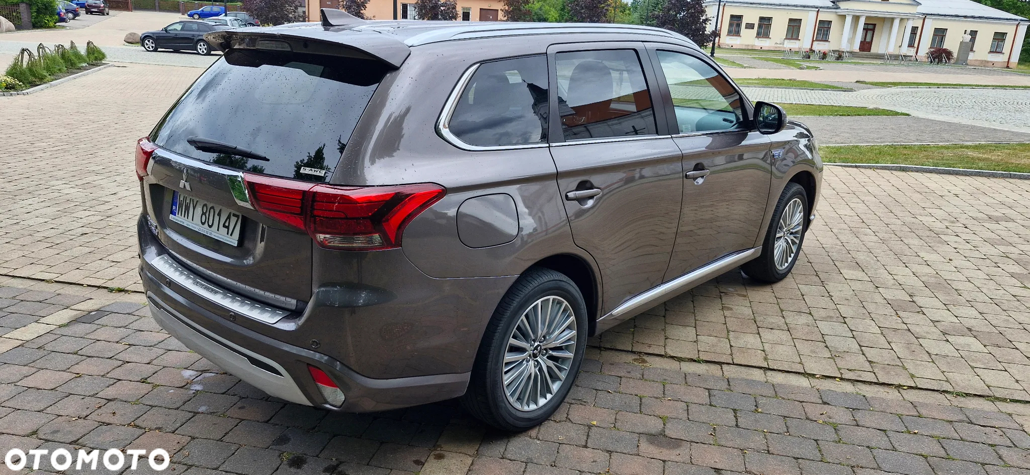 Mitsubishi Outlander PHEV Instyle - 3