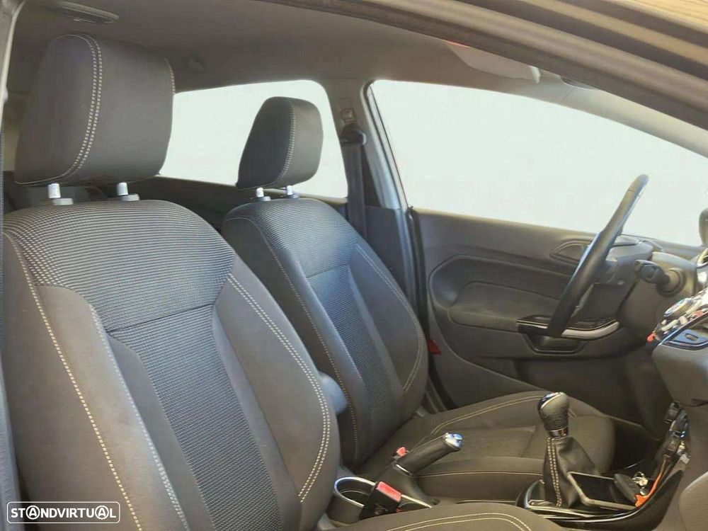 Ford Fiesta 1.0 EcoBoost Titanium - 10