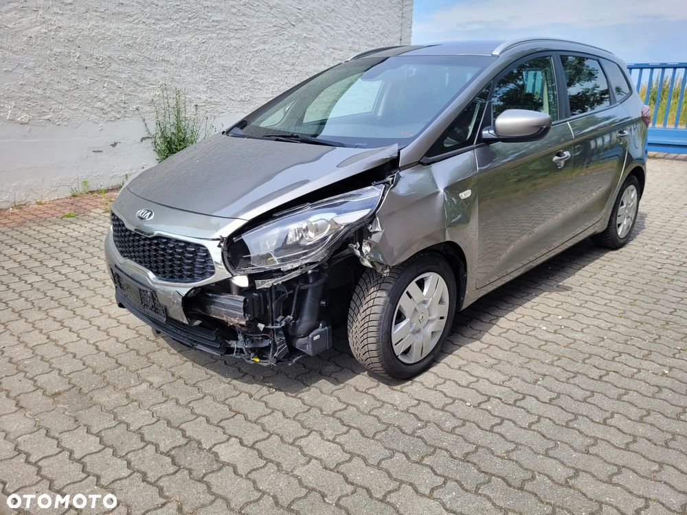 Kia Carens 1.6 GDI ISG Vision - 27