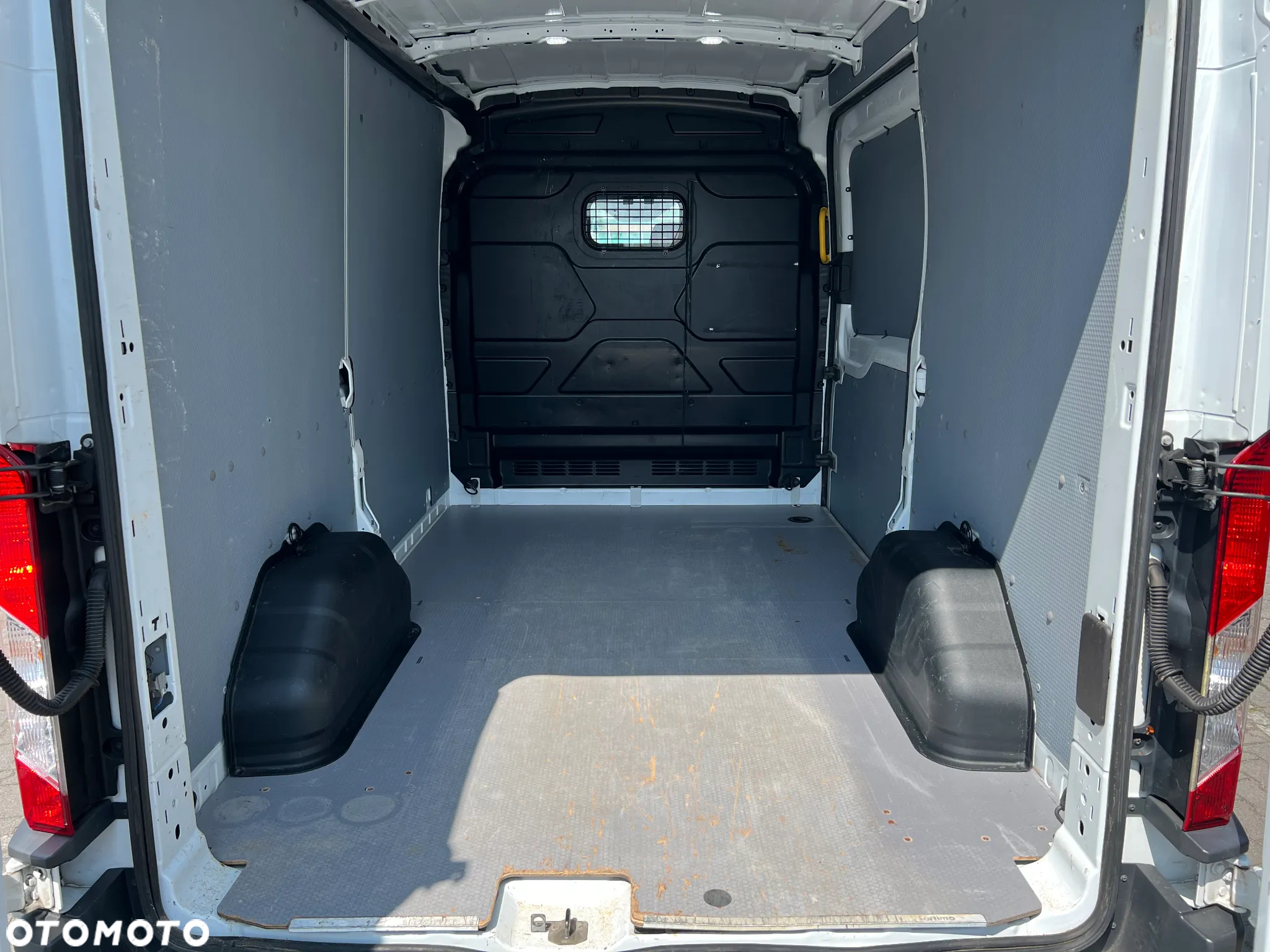 Ford Transit - 13
