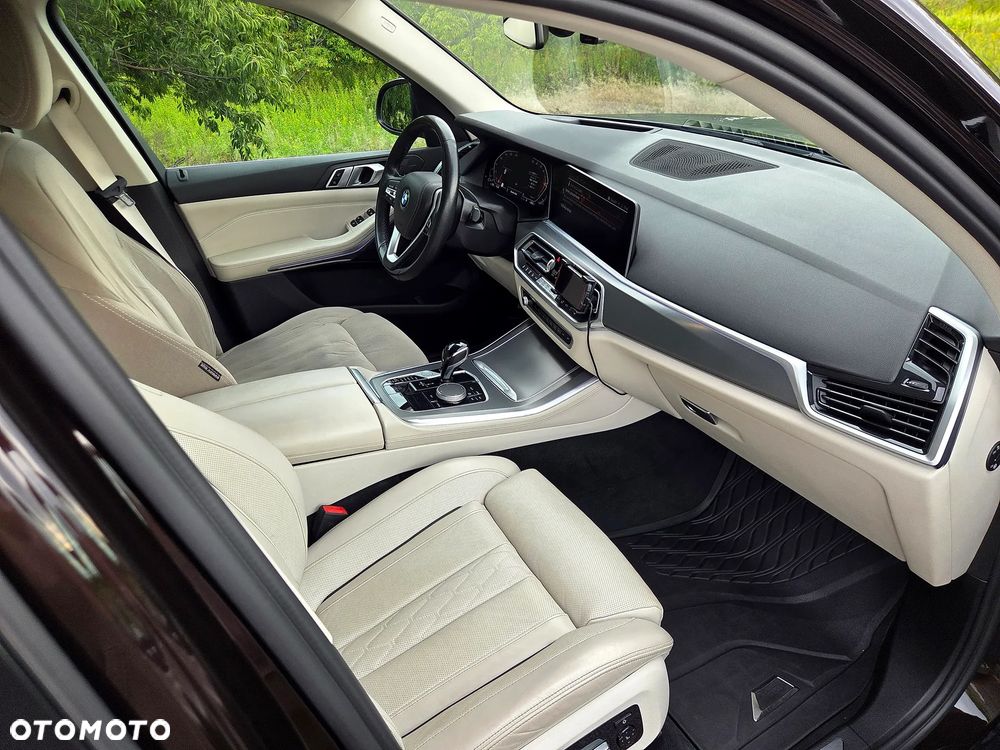 BMW X5 xDrive30d mHEV - 38