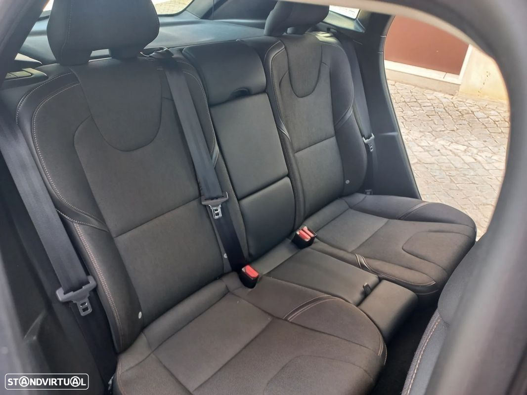 Volvo V40 1.6 D2 Eco Kinetic - 11