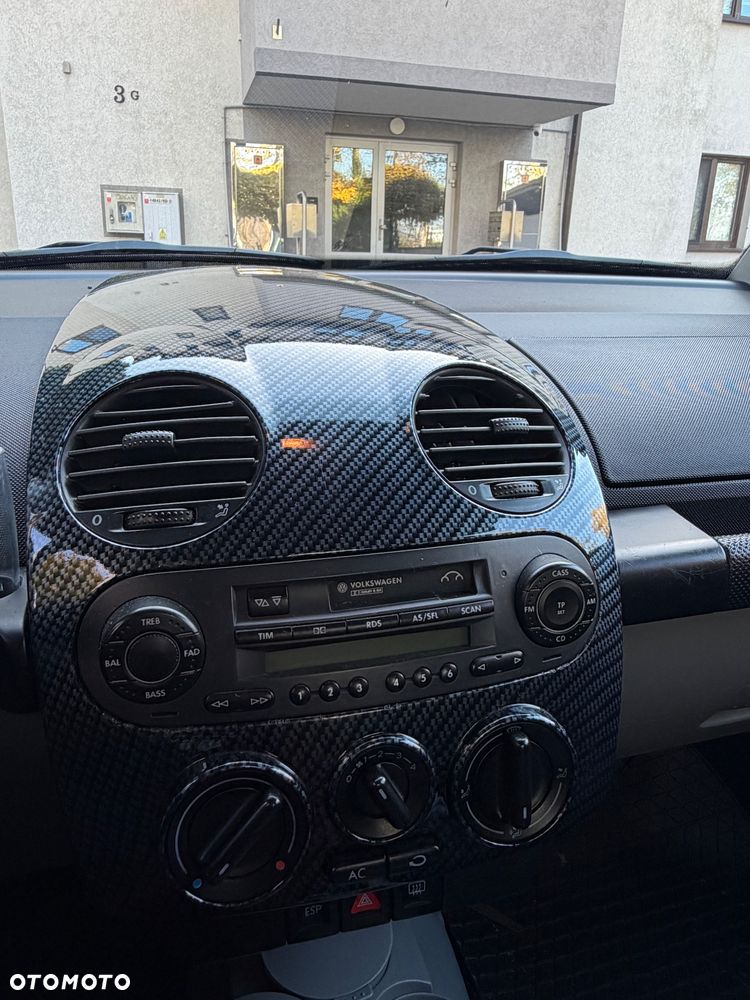 Volkswagen New Beetle 2.0 - 11