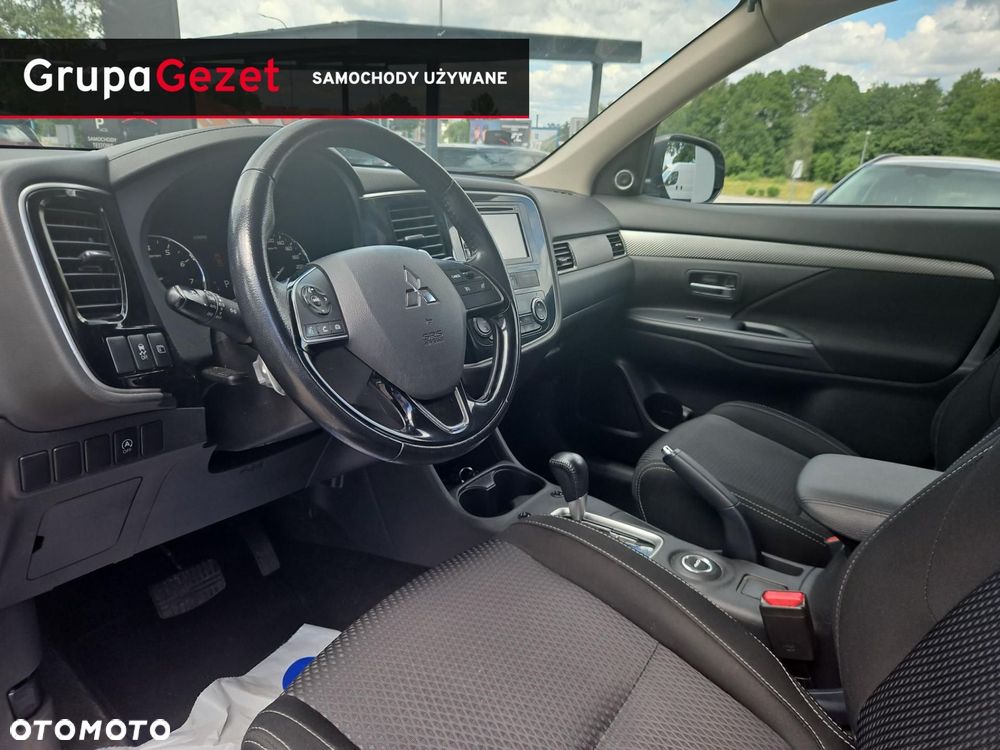 Mitsubishi Outlander - 9
