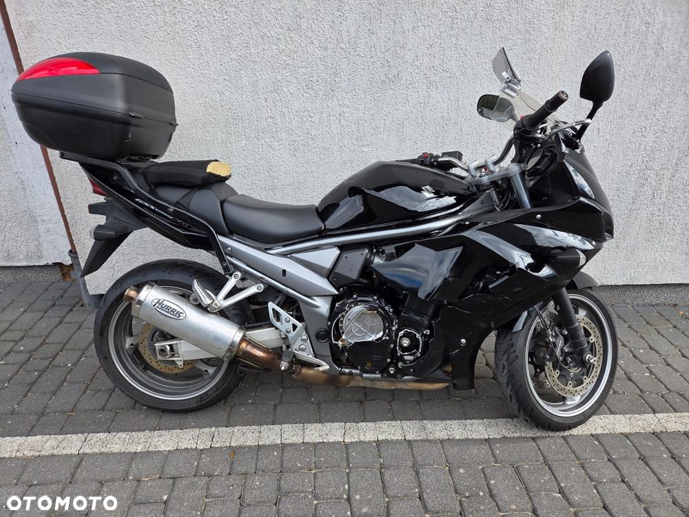 Suzuki GSX - 6