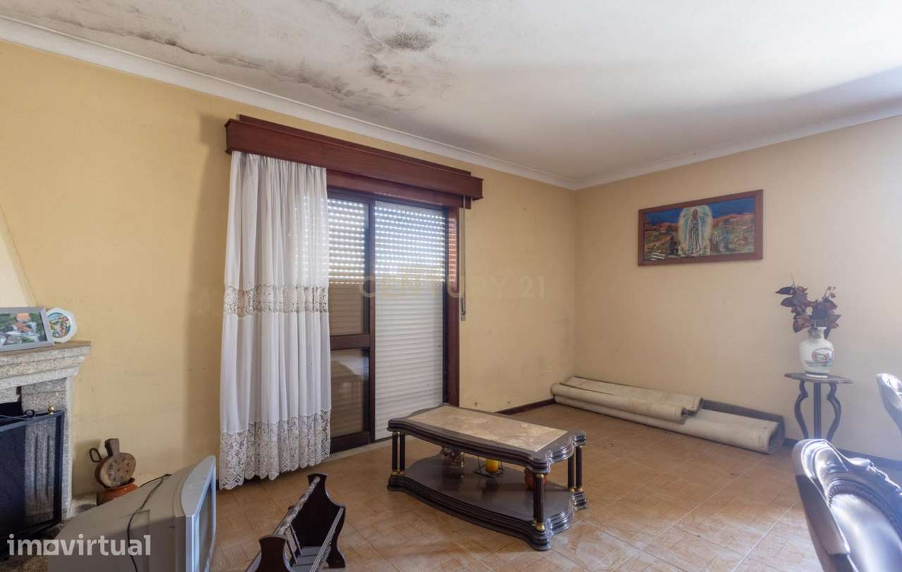 Moradia T3 com vistas para o Rio Douro, inserida num lote de 1.049 m² - Grande imagem: 5/19
