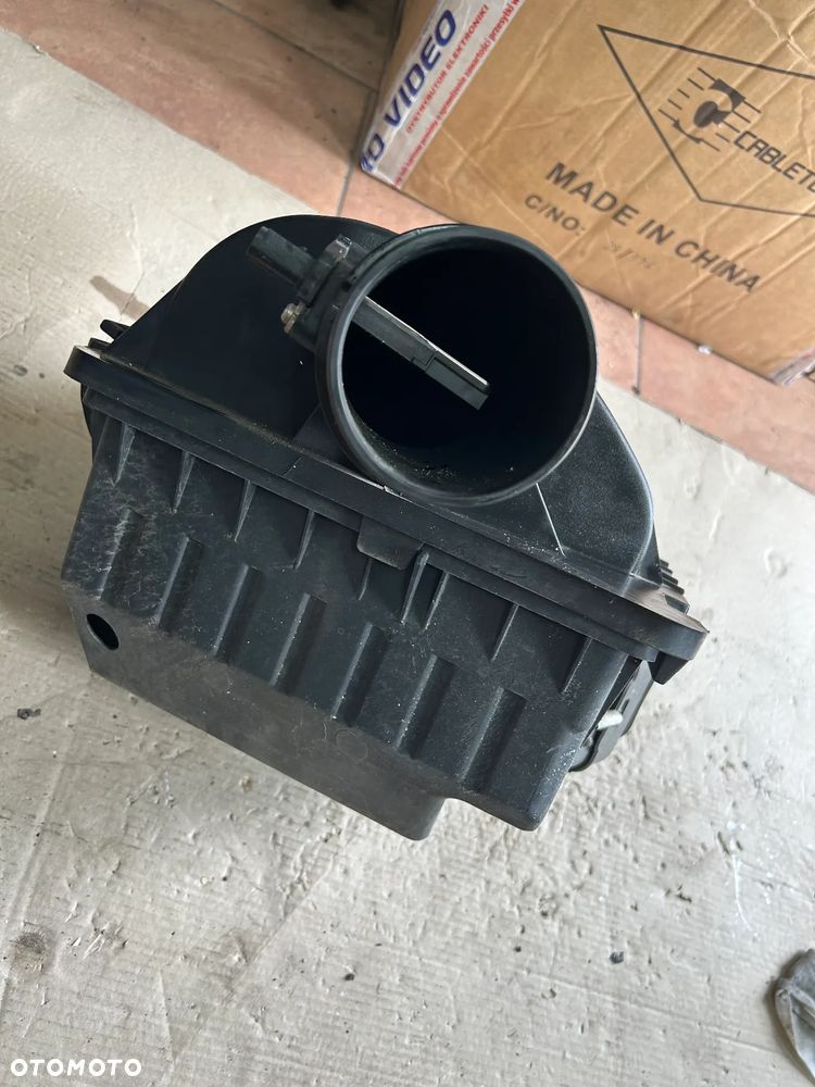 OBUDOWA FILTRA POWIETRZA DOLOT FORD MUSTANG V AR339600 - 2