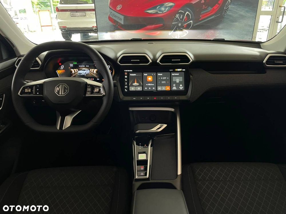 MG ZS Hybrid+ - 13