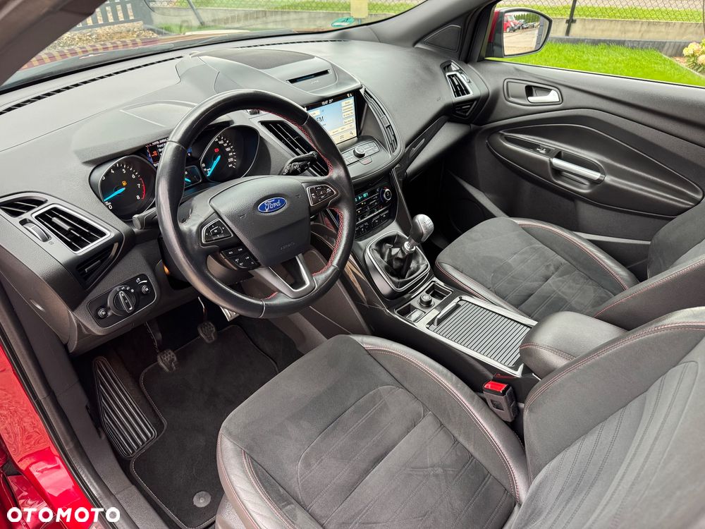 Ford Kuga 1.5 EcoBoost 2x4 ST-Line - 30